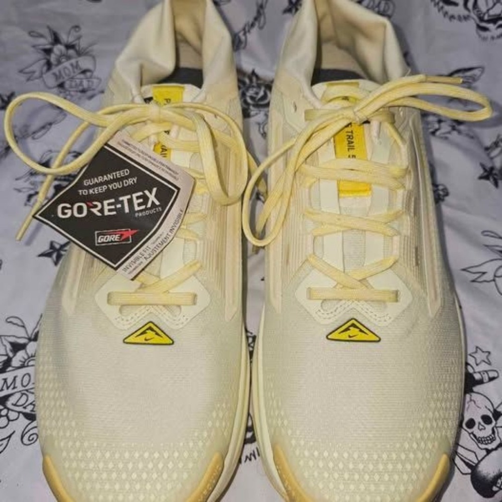 Nike Men's Pegasus Trail 5 GORE-TEX Running Shoes Alabaster Size 10.5